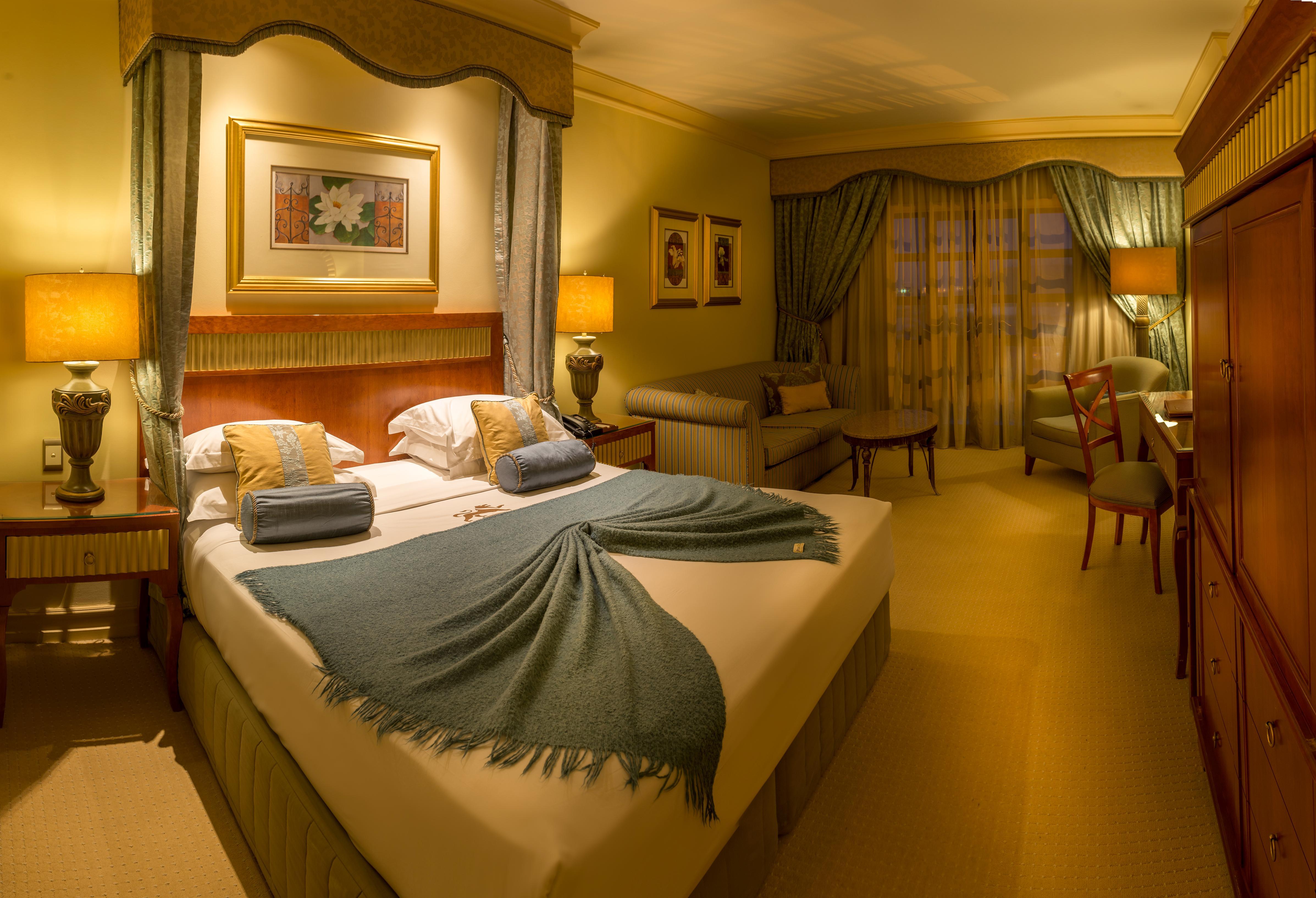 Peermont D'Oreale Grande At Emperors Palace Кемптън Парк Екстериор снимка
