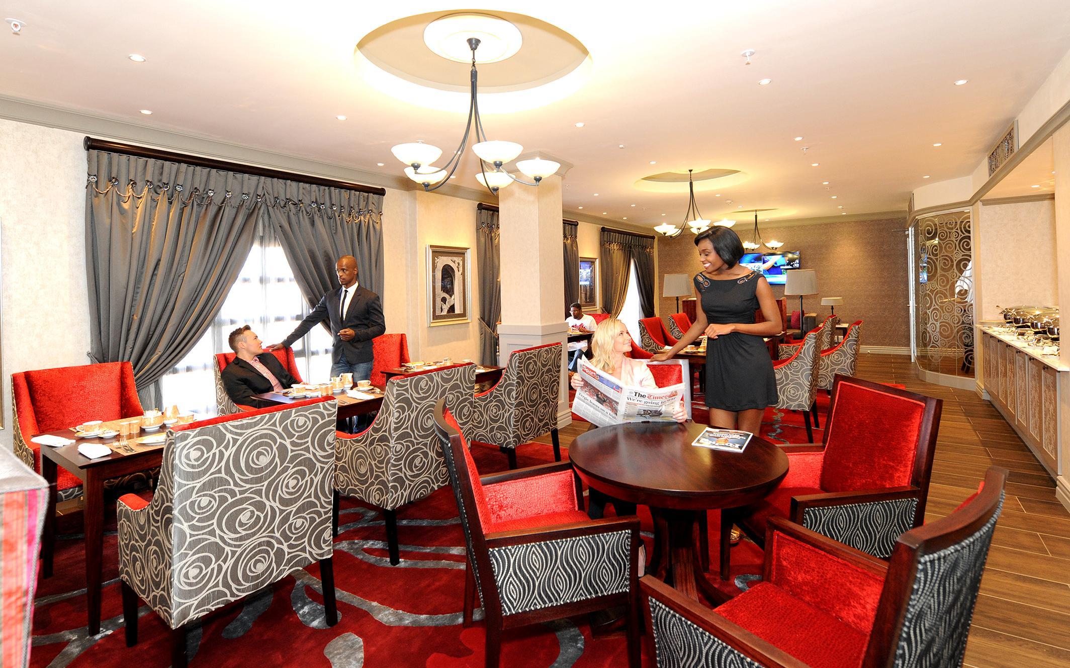 Peermont D'Oreale Grande At Emperors Palace Кемптън Парк Екстериор снимка